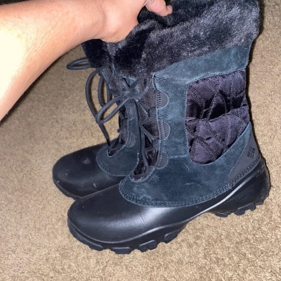 Size 11 Columbia snow boots - Picture 2 of 4